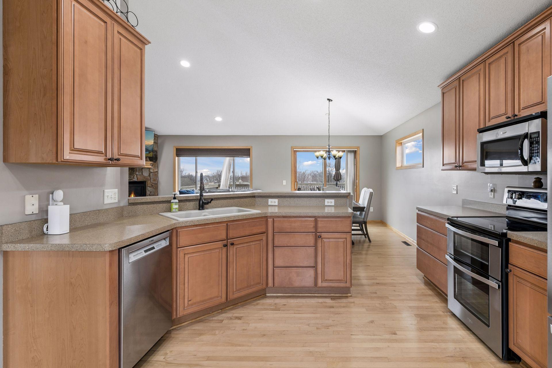 909 Firethorne Trail Jordan, MN 55352 - Photo 6 of 46