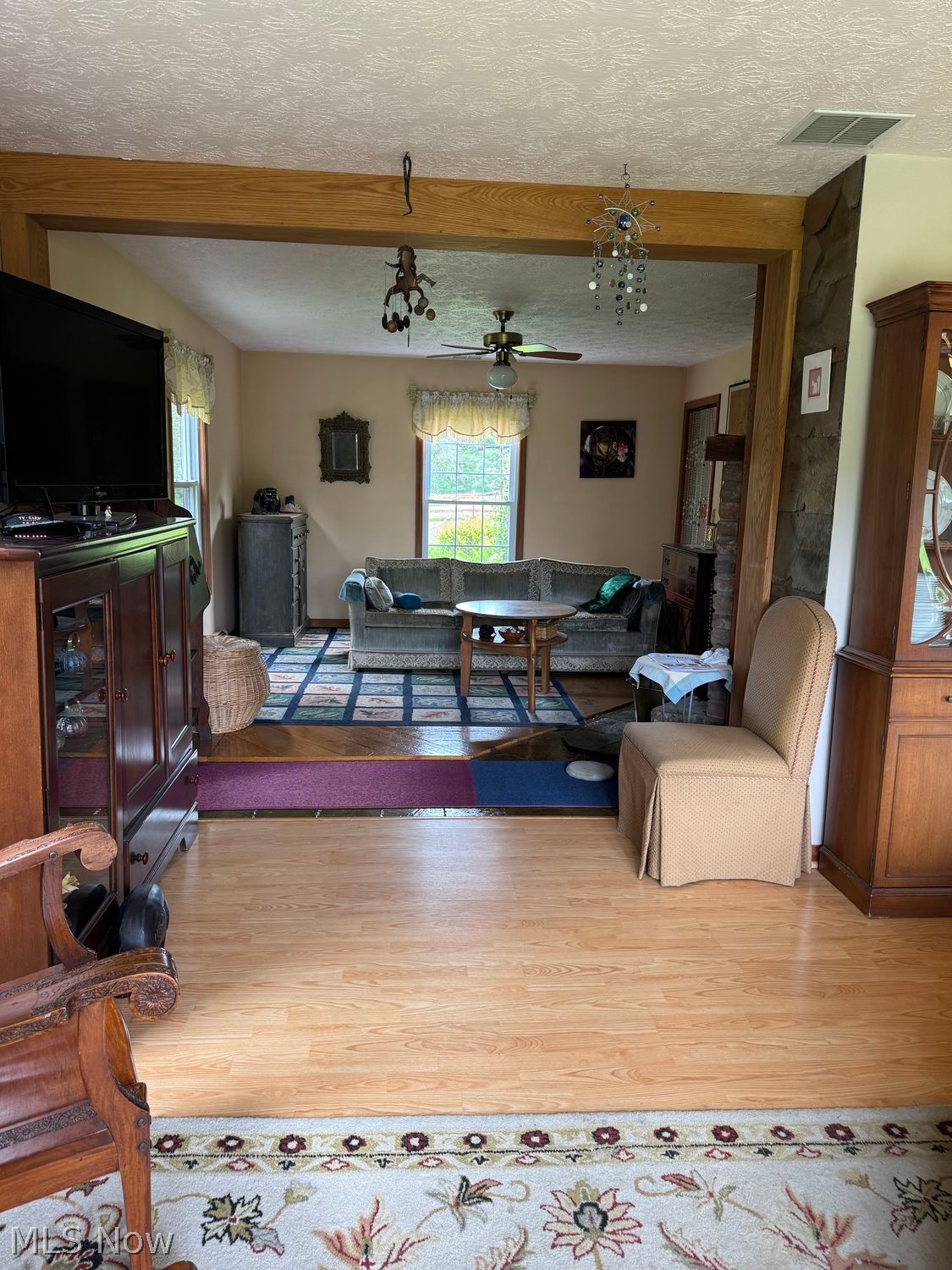 7950 Coon Club Road Medina, OH 44256 - Photo 8 of 29 Living Room