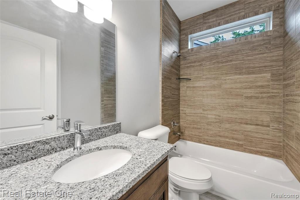 3847 Dearborn Avenue Rochester Hills, MI 48309 - Photo 8 of 25