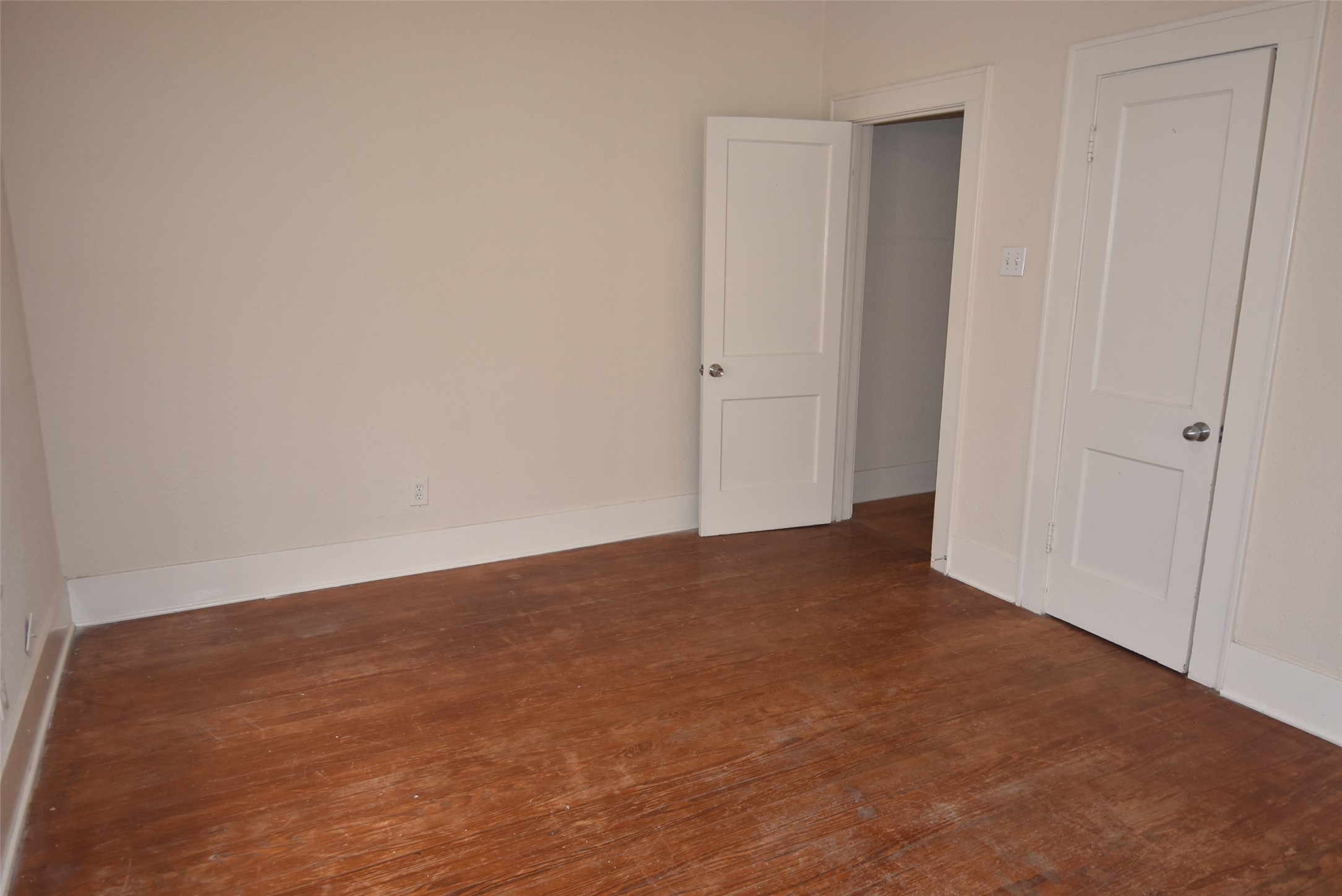 4618 Clay Street, Unit 2 Houston, TX 77023 - Photo 20 of 38 a view of an empty room