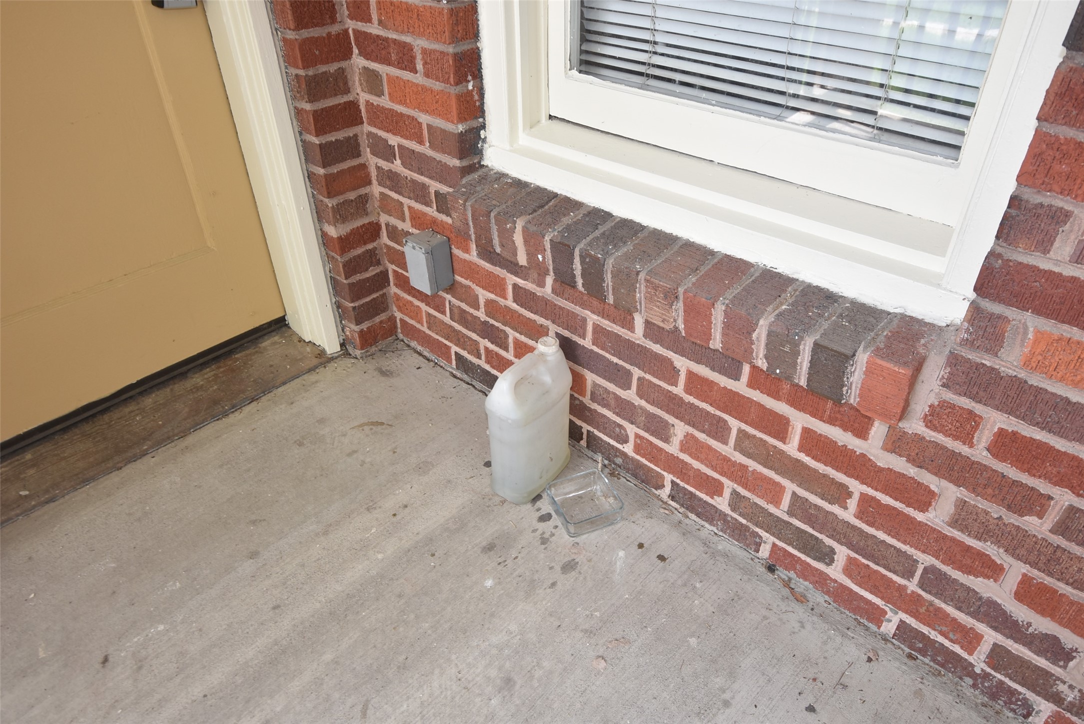 4618 Clay Street, Unit 2 Houston, TX 77023 - Photo 27 of 38 a bathroom with a sink and a mirror