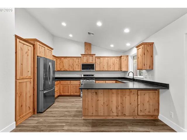 $419,900 | 1546 Poplar Drive, Grants Pass, OR 97527