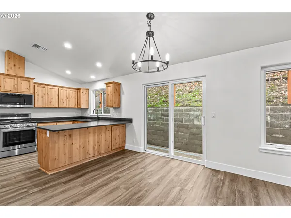 $415,000 | 1546 Poplar Drive, Grants Pass, OR 97527