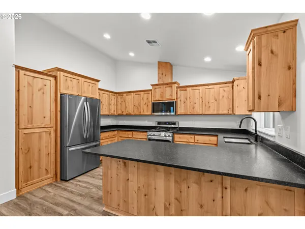 $415,000 | 1546 Poplar Drive, Grants Pass, OR 97527