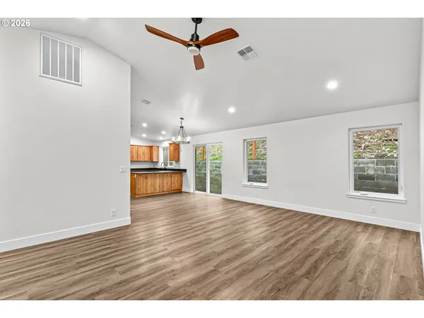 $415,000 | 1546 Poplar Drive, Grants Pass, OR 97527