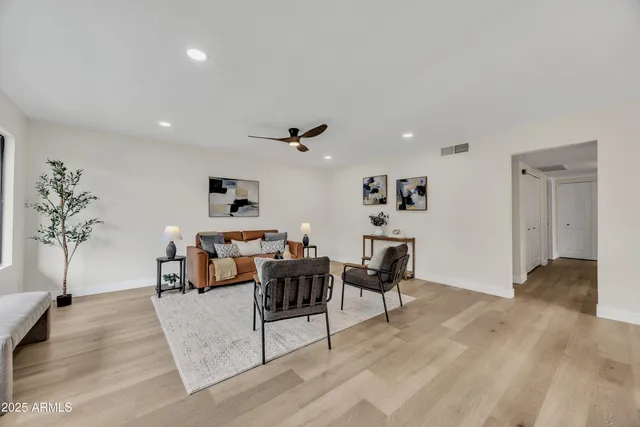 $329,900 | 5009 West New World Drive, Glendale, AZ 85302