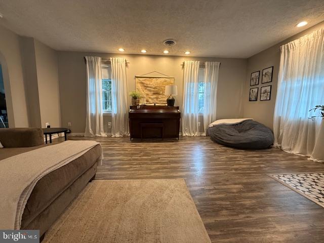 37181 Asher Road Mechanicsville, MD 20659 - Photo 21 of 50 a living room with furniture and a large window