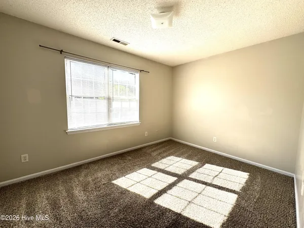 $1,250 | 953 West Pueblo Drive, Jacksonville, NC 28546