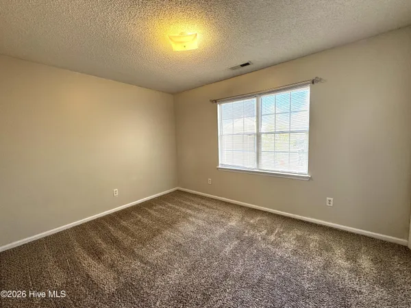 $1,250 | 953 West Pueblo Drive, Jacksonville, NC 28546