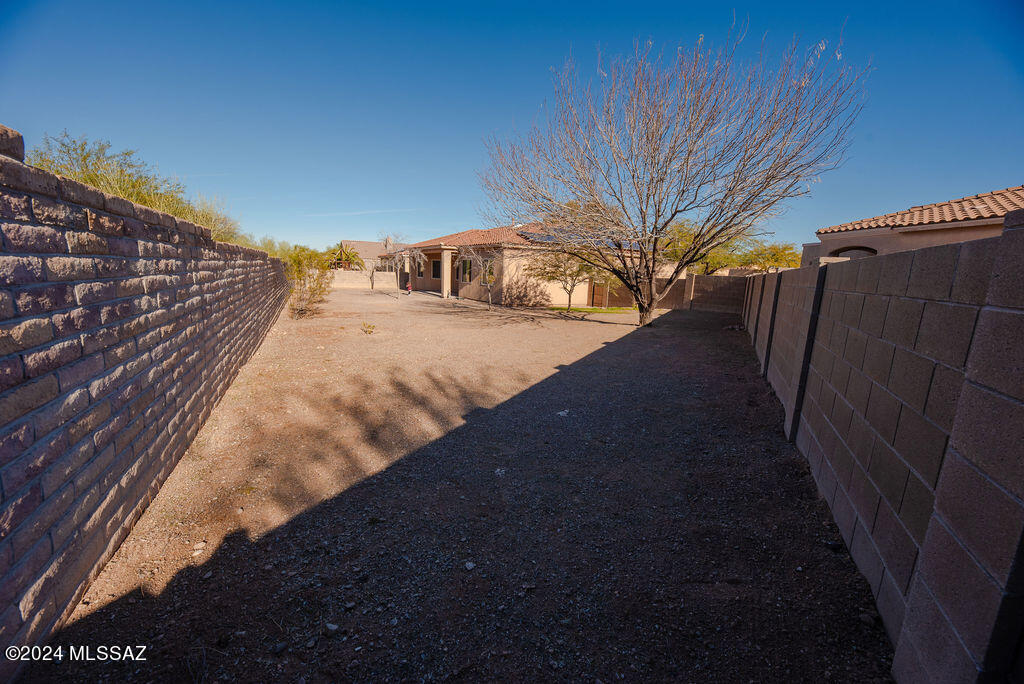 7611 West Rising Ridge Road Tucson, AZ 85743 - Photo 37 of 38 Gallery Image 37