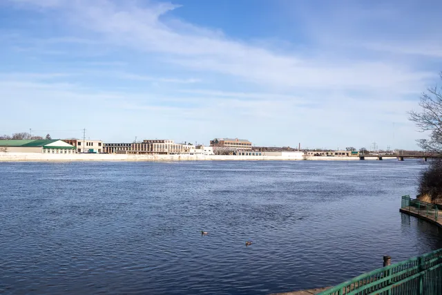 $255,000 | 940 Monroe Avenue Northwest, Unit 443, Grand Rapids, MI 49503