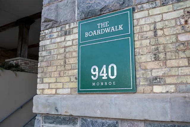 $255,000 | 940 Monroe Avenue Northwest, Unit 443, Grand Rapids, MI 49503