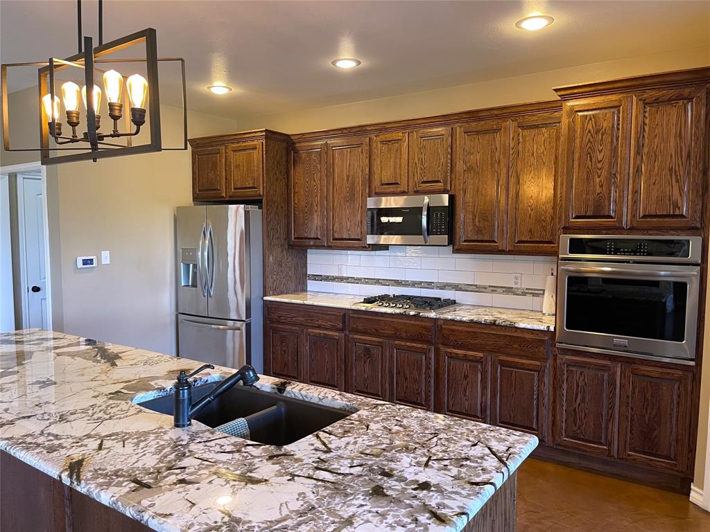 207 Northline Road Teague, TX 75860 - Photo 13 of 40 Granite Countertops