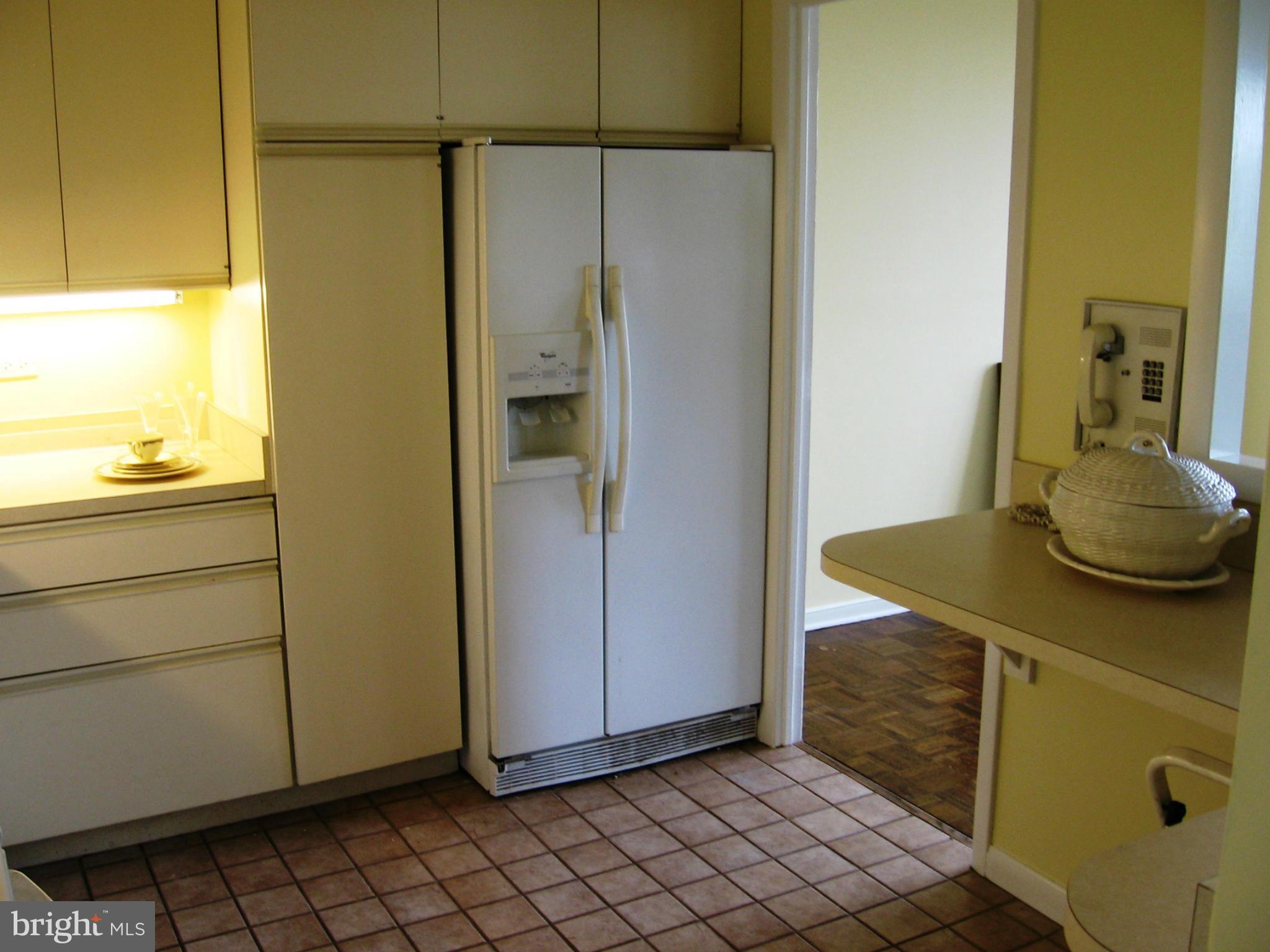111 Hamlet Hill Road, Unit 1304 Baltimore, MD 21210 - Photo 7 of 17 a view of a bathroom from a bathroom
