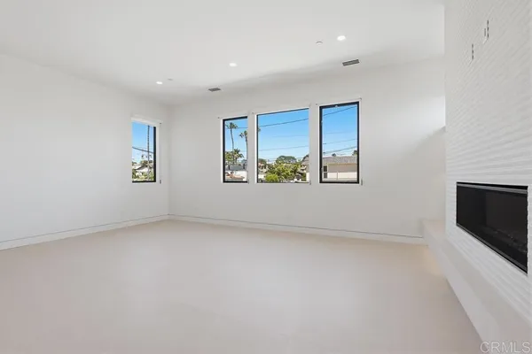 $32,000 | 206-208 4th Street, Encinitas, CA 92024