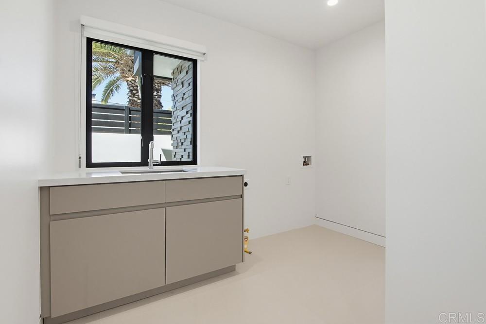 206 4th Street Encinitas, CA 92024 - Photo 57 of 64 a view of empty room with window