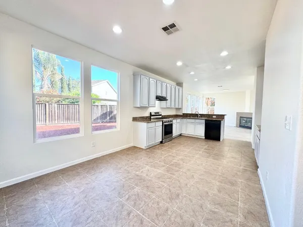 $669,800 | 544 Rockingham Court, Tracy, CA 95376