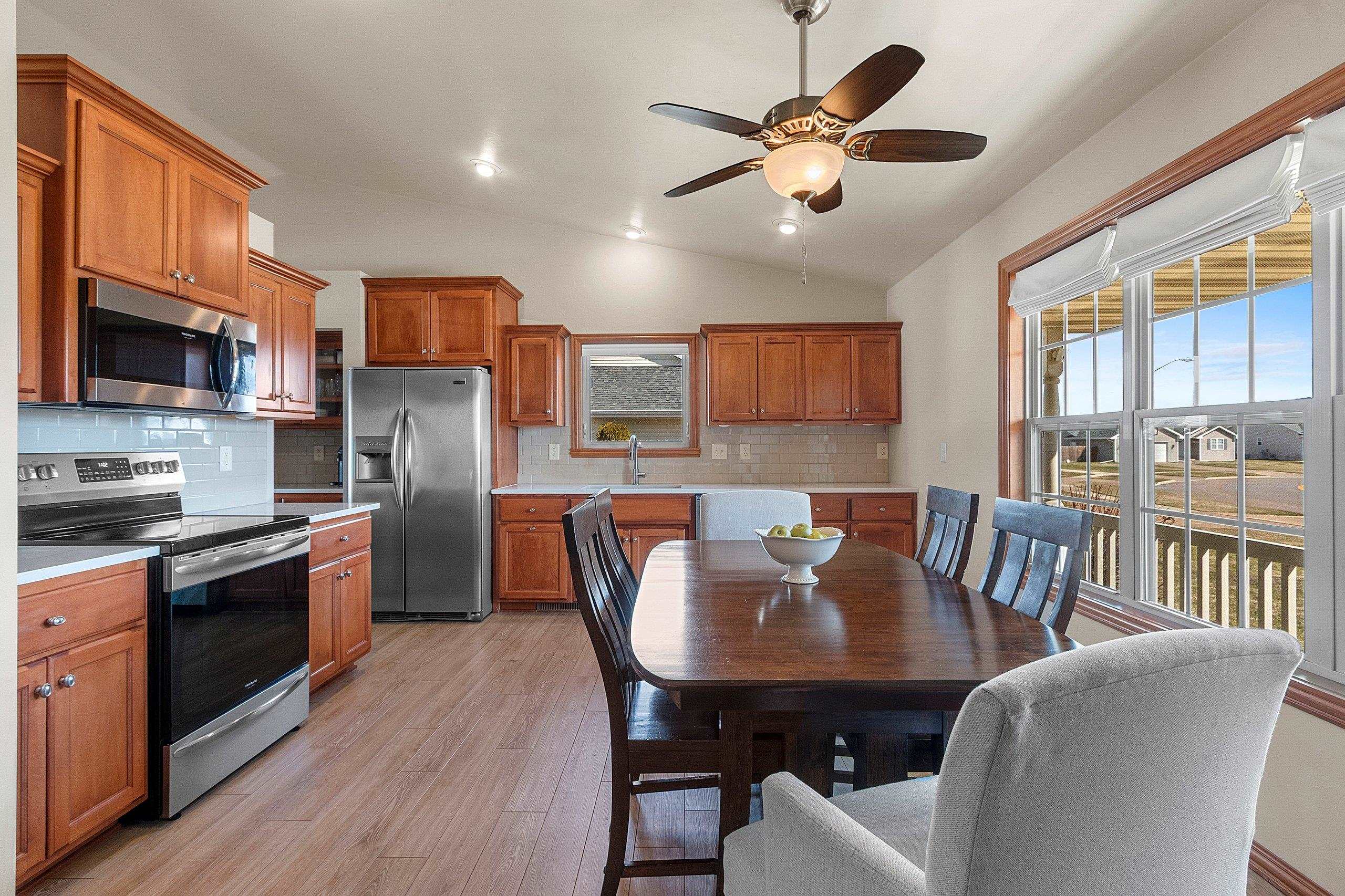 2190 Ryan Road De Pere, WI 54115 - Photo 6 of 44