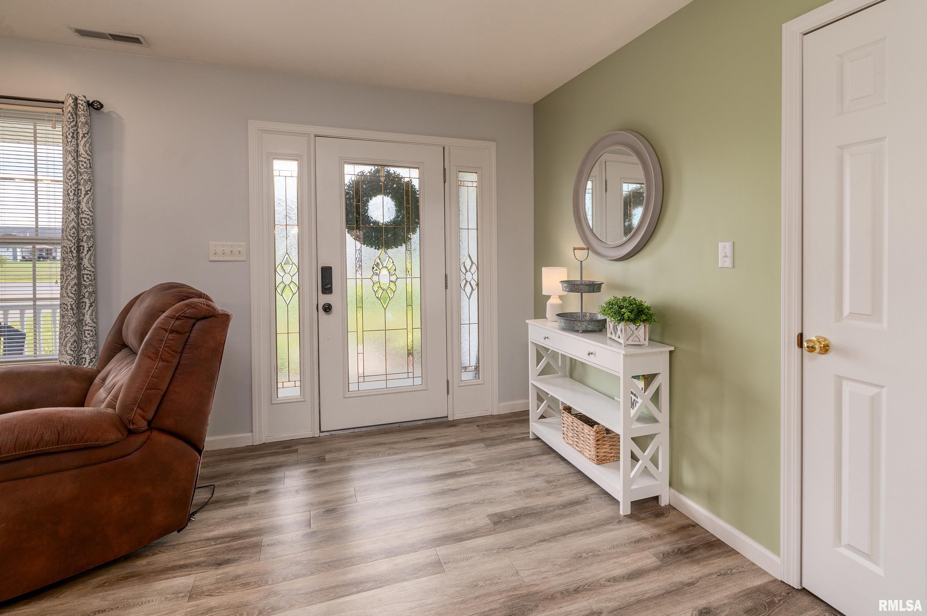 307 Evergreen Trail Herrin, IL 62948 - Photo 4 of 33