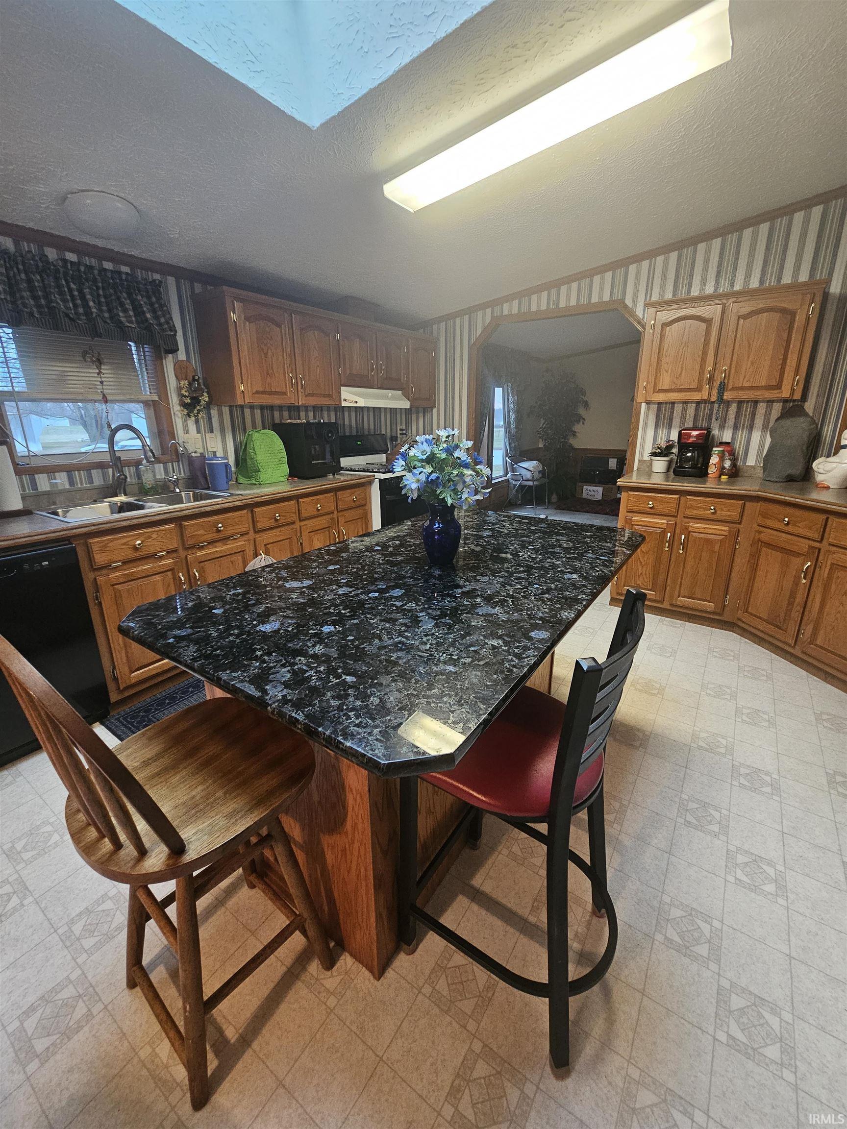 3488 South Wabash Road Rochester, IN 46975 - Photo 4 of 33