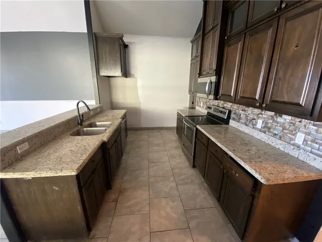 $204,500 | 2079 Isabella Drive, Kingsville, TX 78363