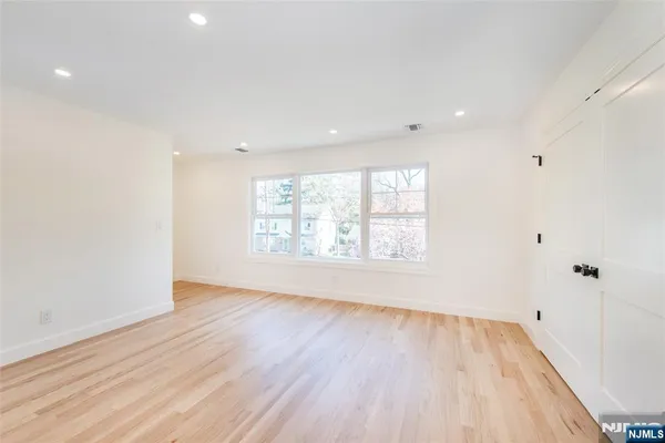 $1,550,000 | 196 Vinton Circle, Fanwood, NJ 07023