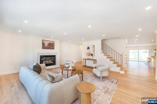 $1,550,000 | 196 Vinton Circle, Fanwood, NJ 07023