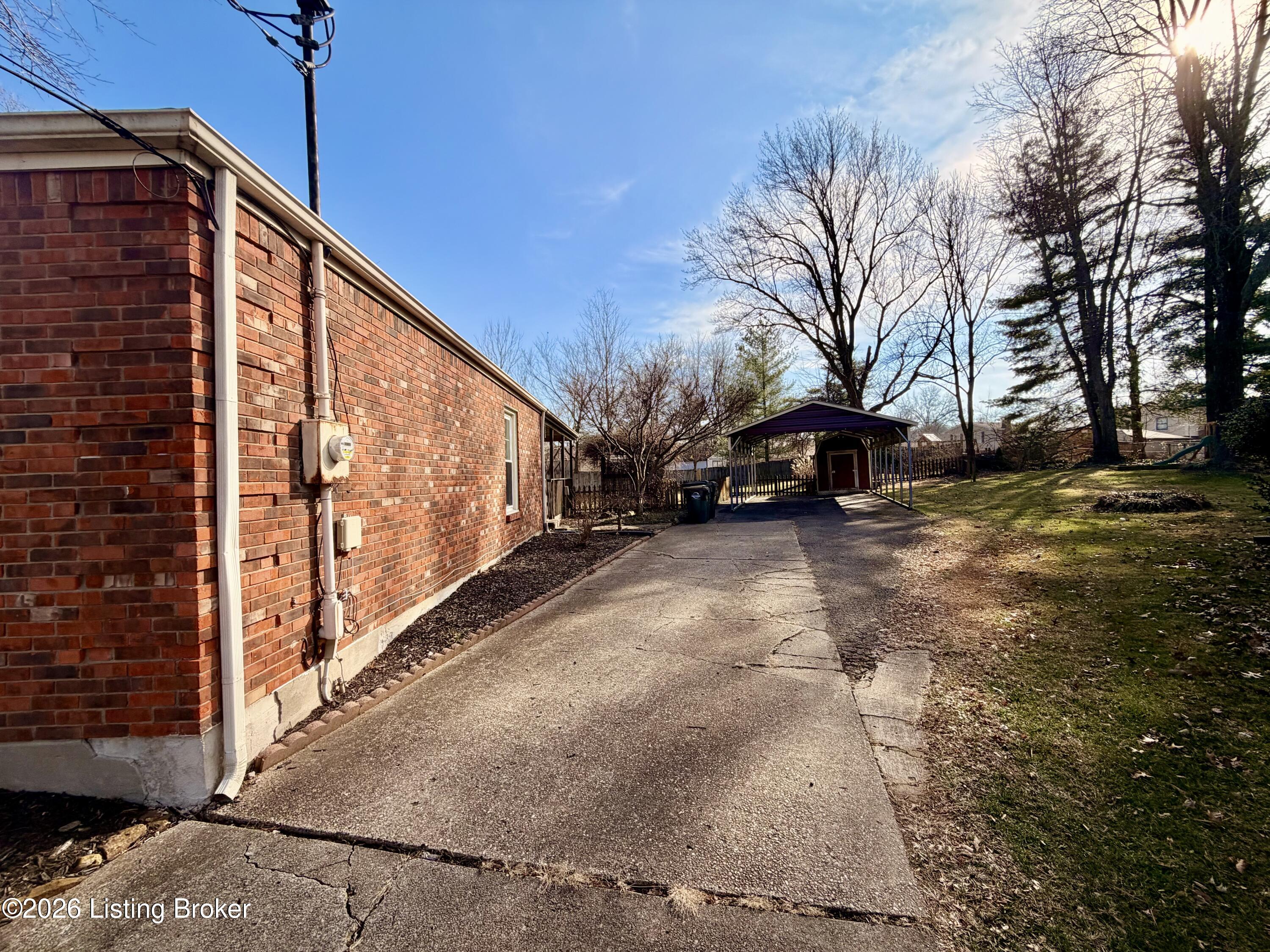 3706 Modesto Road Jeffersontown, KY 40299 - Photo 7 of 52 7 right side view