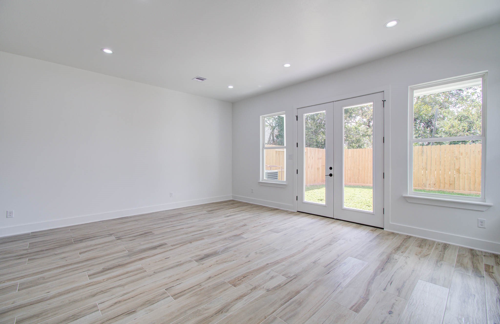 3728 Noah Street Houston, TX 77021 - Photo 6 of 23