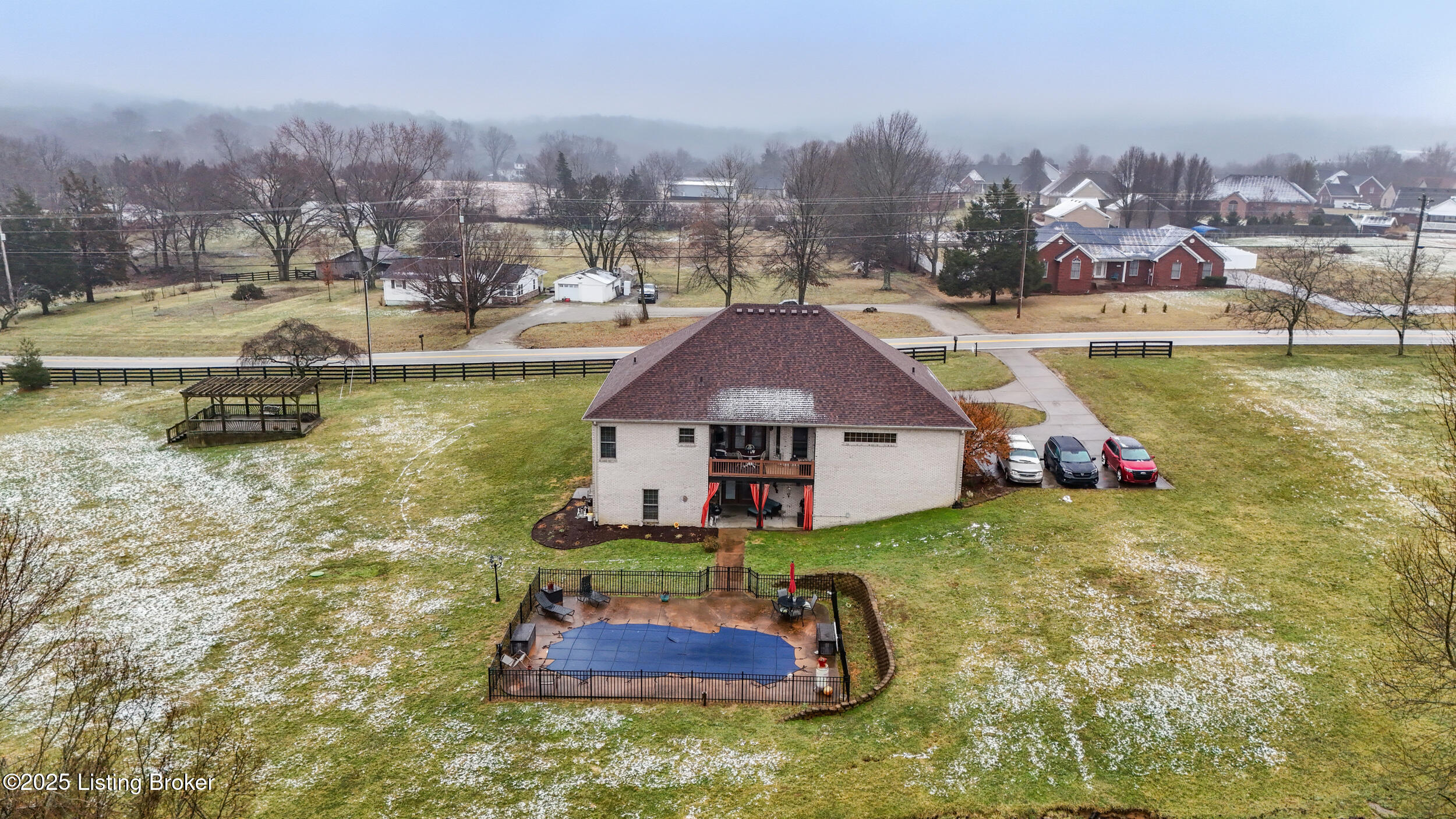 3032 Cedar Grove Road Shepherdsville, KY 40165 - Photo 4 of 65 In-ground pool