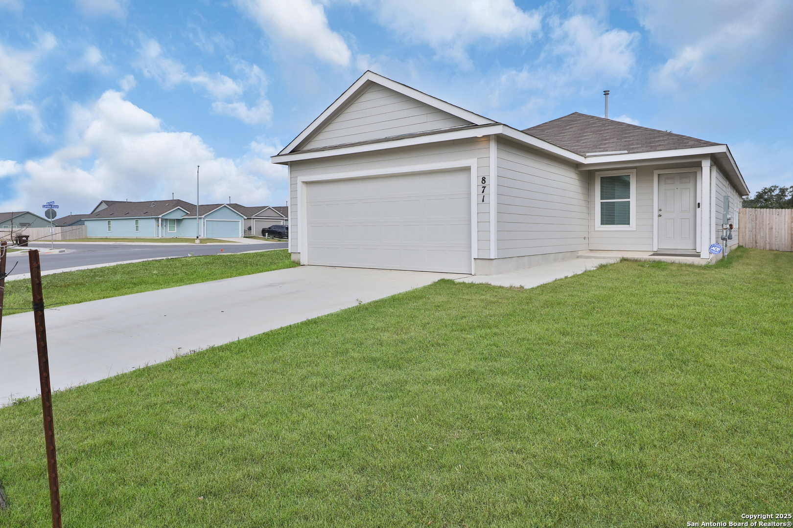 871 Landon Ridge San Antonio, TX 78253 - Photo 2 of 23