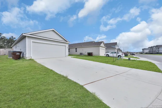 $1,600 | 871 Landon Ridge, San Antonio, TX 78253