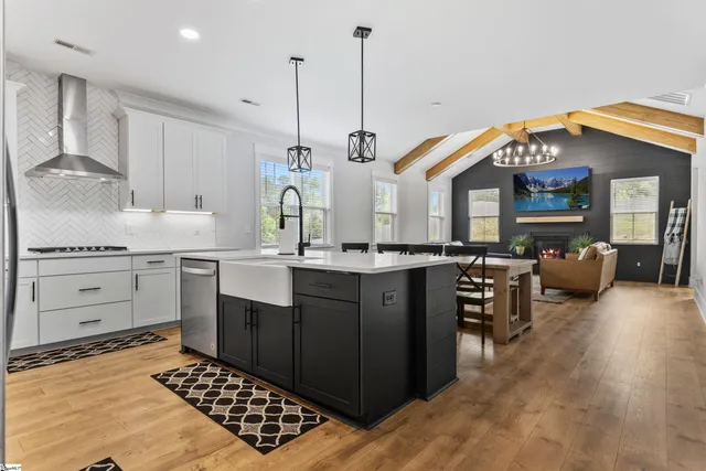 $659,900 | 218 Deerview Trail, Simpsonville, SC 29680