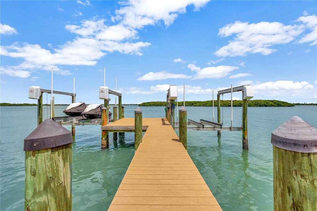 517 Johns Pass Avenue Madeira Beach, FL 33708 - Photo 1 of 1