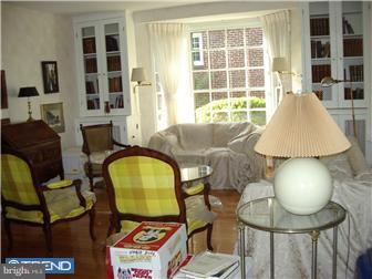10 Lanfair Road Cheltenham, PA 19012 - Photo 6 of 12 Living Room