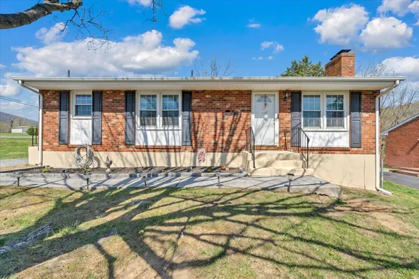 $299,900 | 5523 Taney Drive, Roanoke, VA 24019