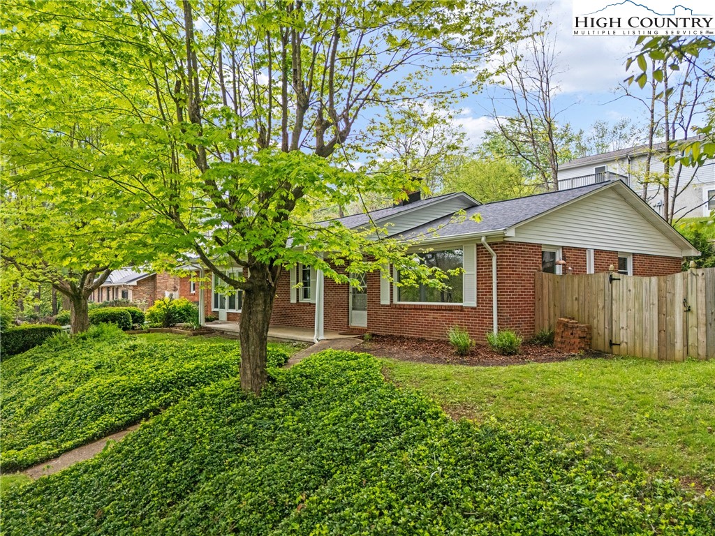 167 Perry Street Boone, NC 28607 - Photo 2 of 37 Gallery Image 2