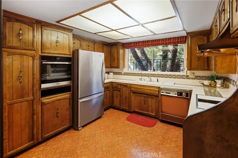 $1,299,000 | 880 Encanto Street, Corona, CA 92881