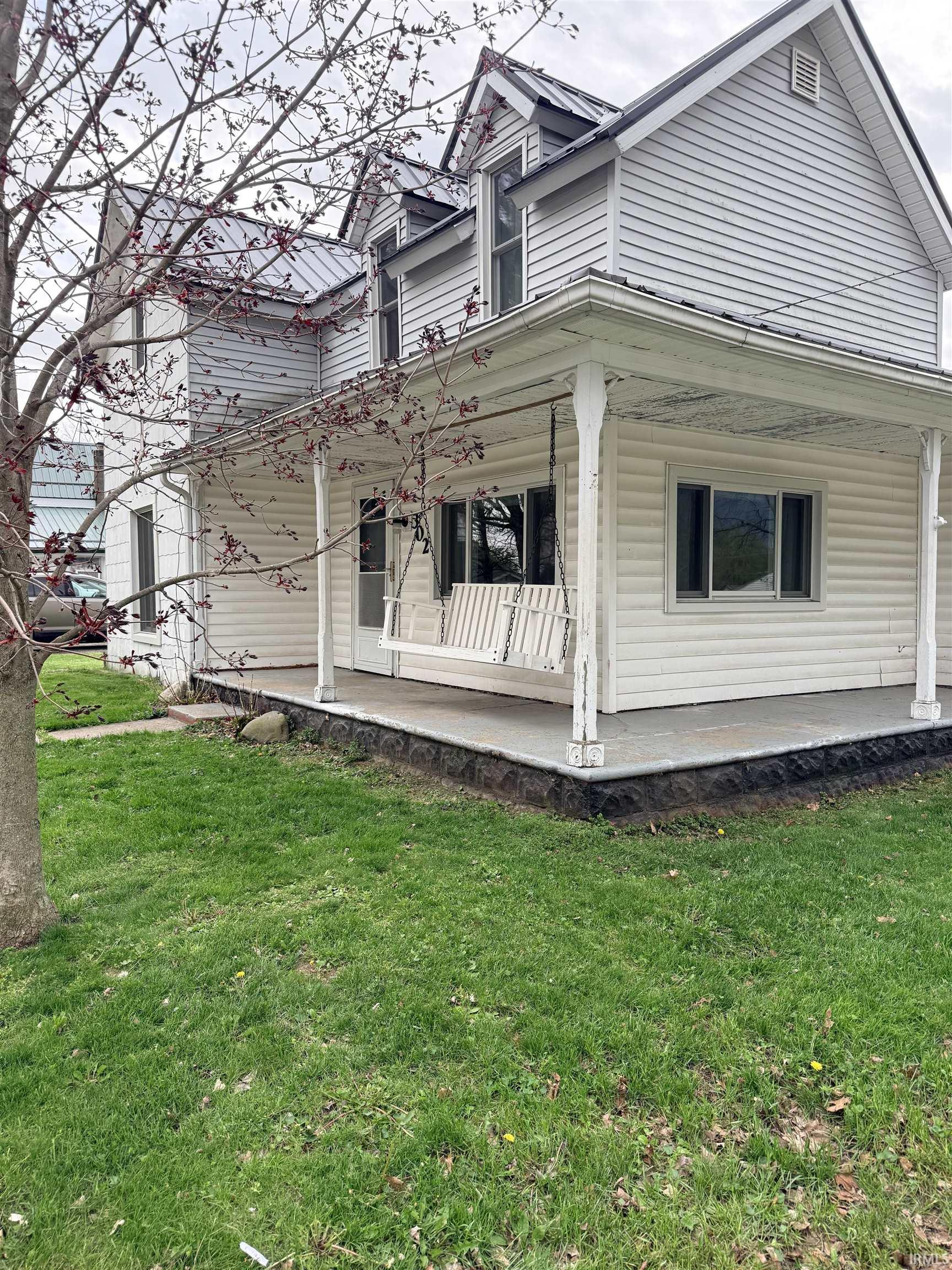 302 Main Street La Paz, IN 46537 - Photo 3 of 35