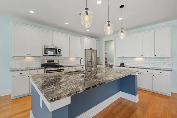 $3,250 | 311 Weston Hall Drive, Summerville, SC 29483