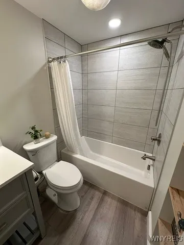 $739,900 | 8313 West Point Drive, Clarence, NY 14051