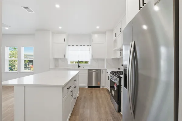 $3,800 | 3411 Nance Street, Houston, TX 77020