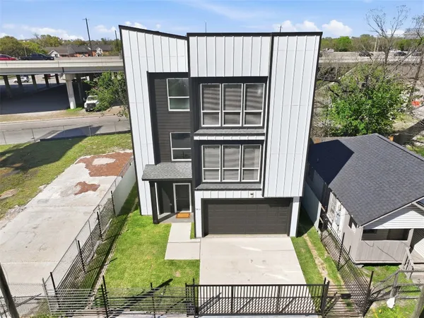$3,800 | 3411 Nance Street, Houston, TX 77020