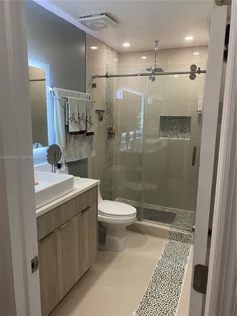 $5,990 | 428 North Crescent Drive, Hollywood, FL 33021