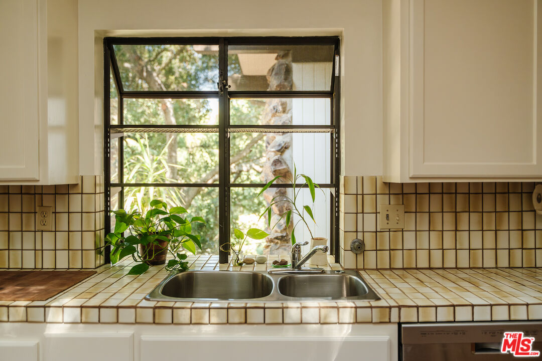 1289 Old Topanga Canyon Road Topanga, CA 90290 - Photo 13 of 53