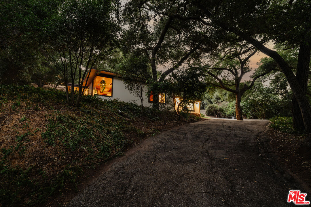 1289 Old Topanga Canyon Road Topanga, CA 90290 - Photo 41 of 53