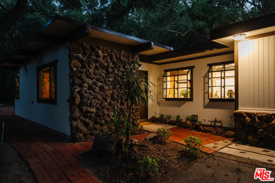 1289 Old Topanga Canyon Road Topanga, CA 90290 - Photo 43 of 53