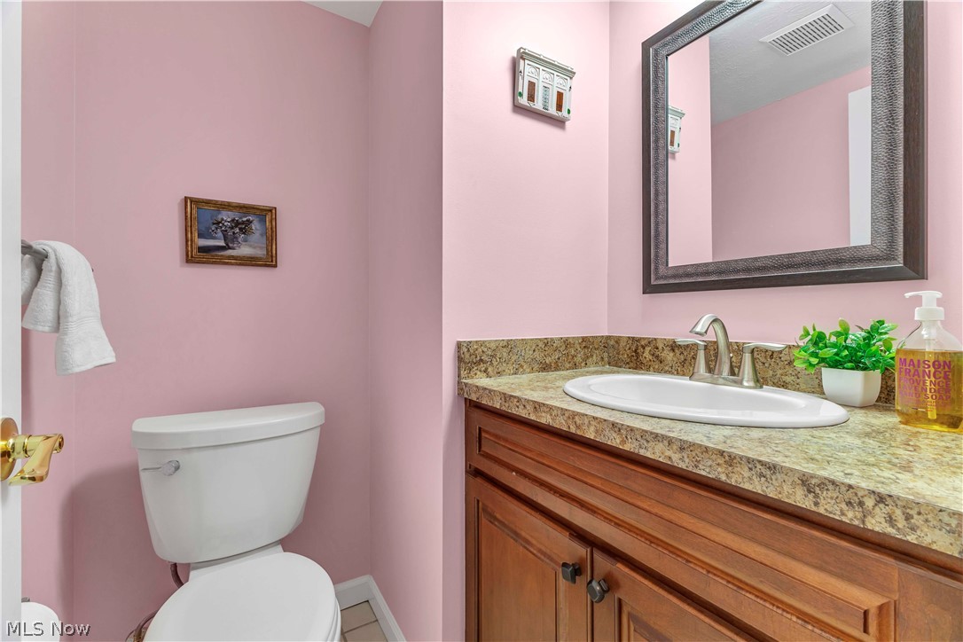 267 Jaycox Road Avon Lake, OH 44012 - Photo 20 of 39 1/2 bath on first level