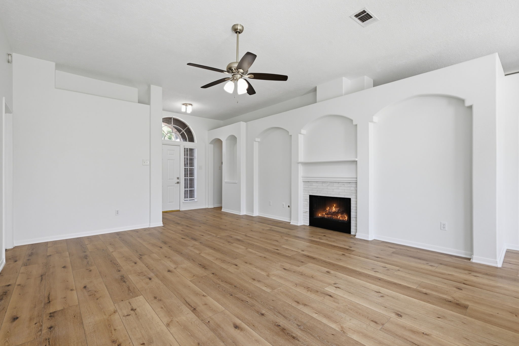 1335 Chesterpoint Drive Spring, TX 77386 - Photo 10 of 31 Gallery Image 10