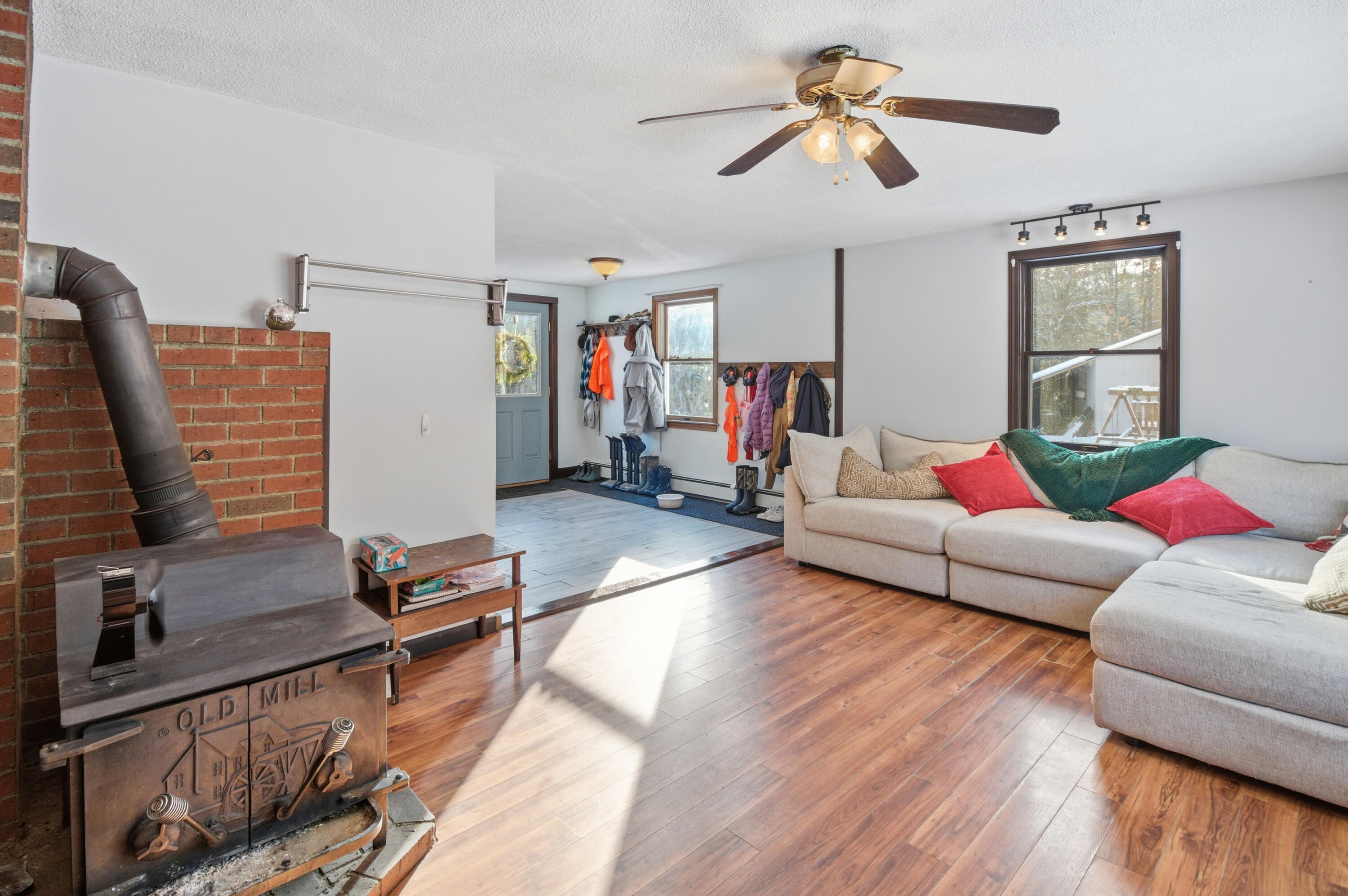 183 Pleasant Pond Road Turner, ME 04282 - Photo 15 of 44 183 Pleasant Pond Turner-32